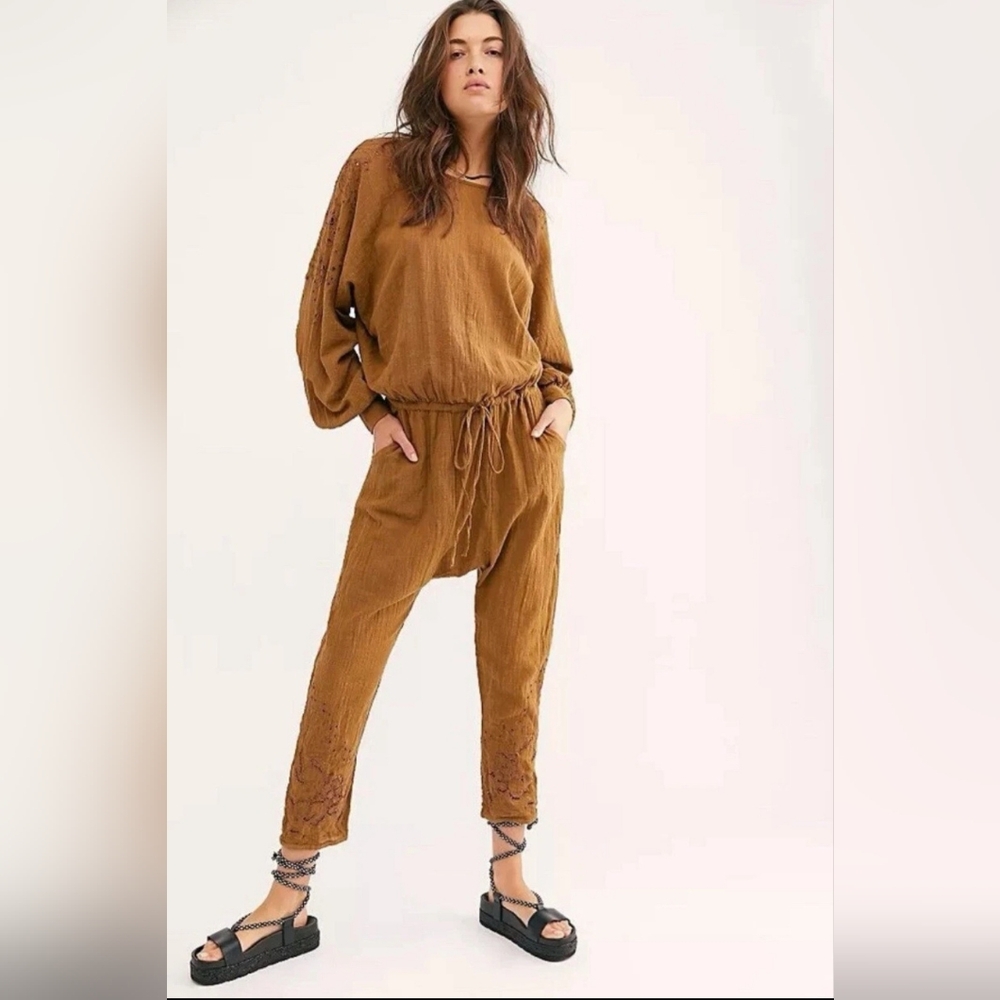 NWT FREE PEOPLE ONE TEASPOON SOCIETY CLUB MUSLIN EMBROIDERED CUTWORK JUMPSUIT S